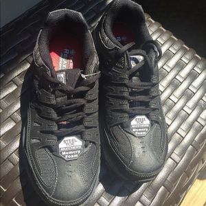 Steel toe shoes